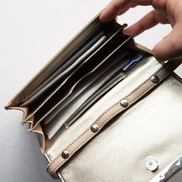 NINE WEST | TRI-COLOURED PURSE - Picture 5 of 7